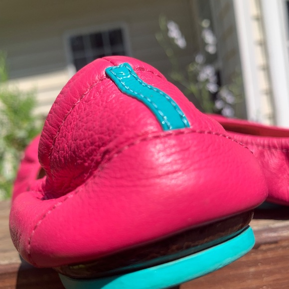 Fuchsia Hot Pink leather Tieks size 8 classic teal bottoms, - Picture 14 of 15